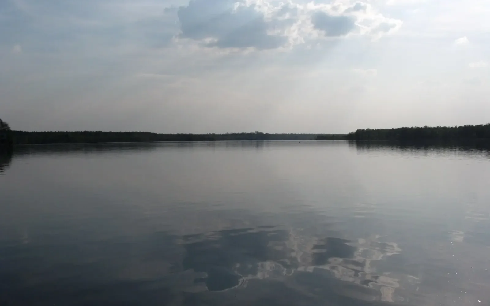 Jezioro Paprocańskie (Perła Paprocan): plaża, pomost, kąpiel i co tam zastaniesz